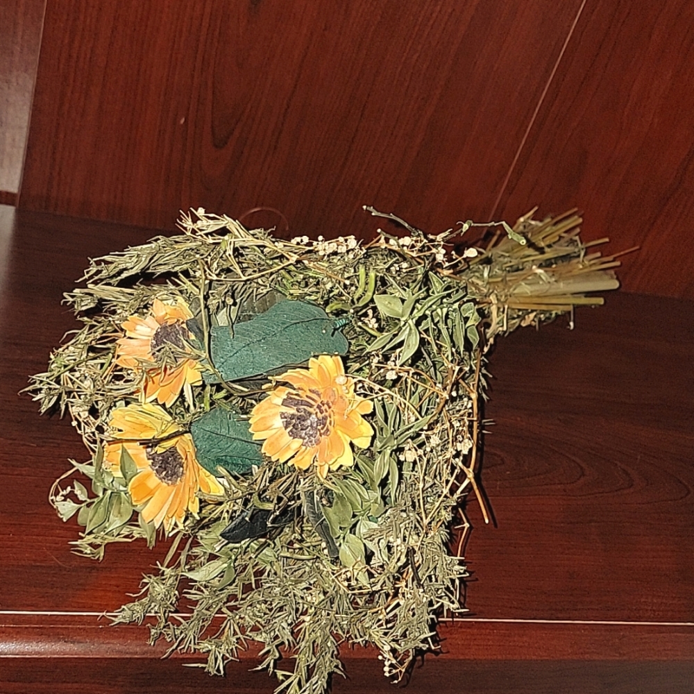 Floral Bouquet, Sunflowers (8-9 in. long)